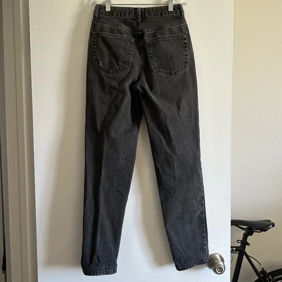 Urban Outfitters BDG Washed Black Boho Classic Mom Jean size 25 EUC - Picture 3 of 7